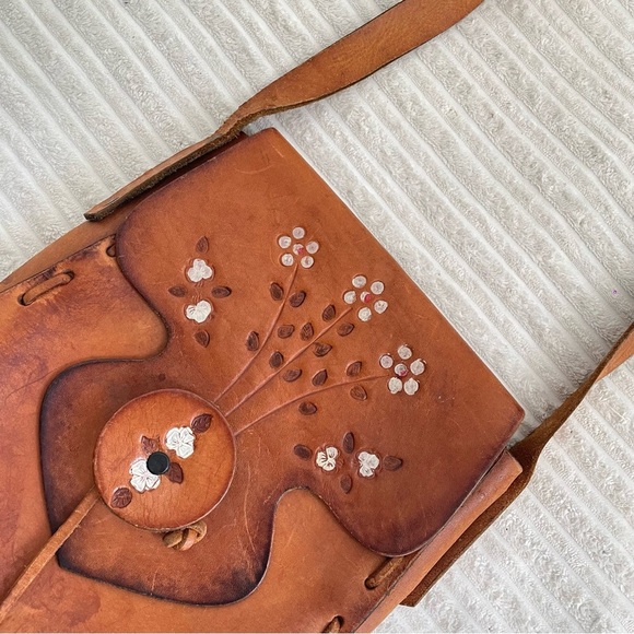 Vintage Boho Hippie Hand Tooled Leather Shoulder Bag - Picture 1 of 7